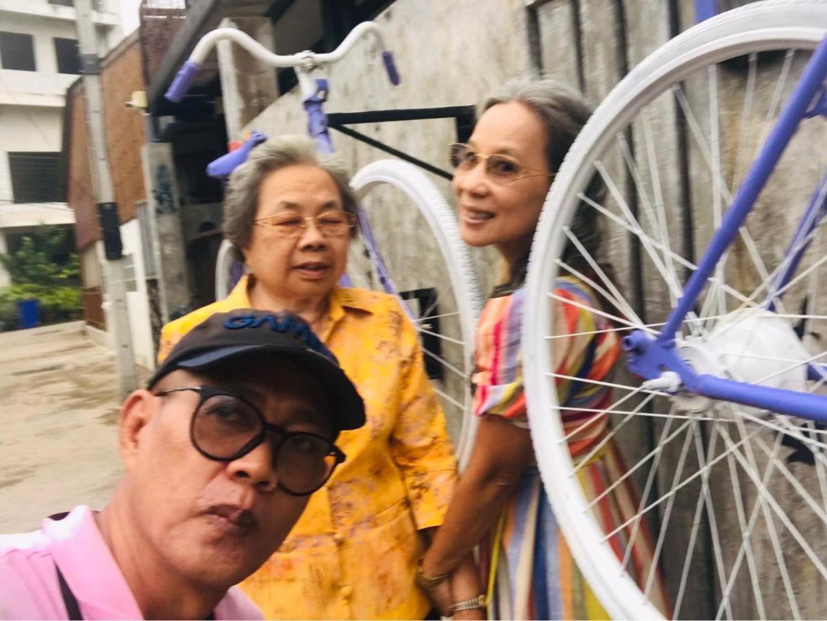 Solarcell Walking Street Homestay - โซล่าเซลล์ถนนคนเดินโฮมสเตย์ Ban Nong Nam Khan Exteriör bild