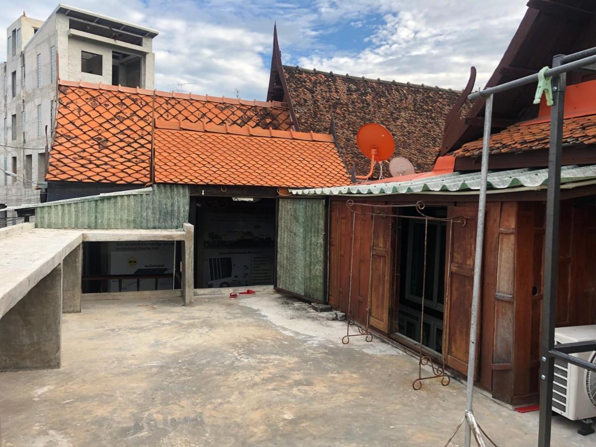 Solarcell Walking Street Homestay - โซล่าเซลล์ถนนคนเดินโฮมสเตย์ Ban Nong Nam Khan Exteriör bild