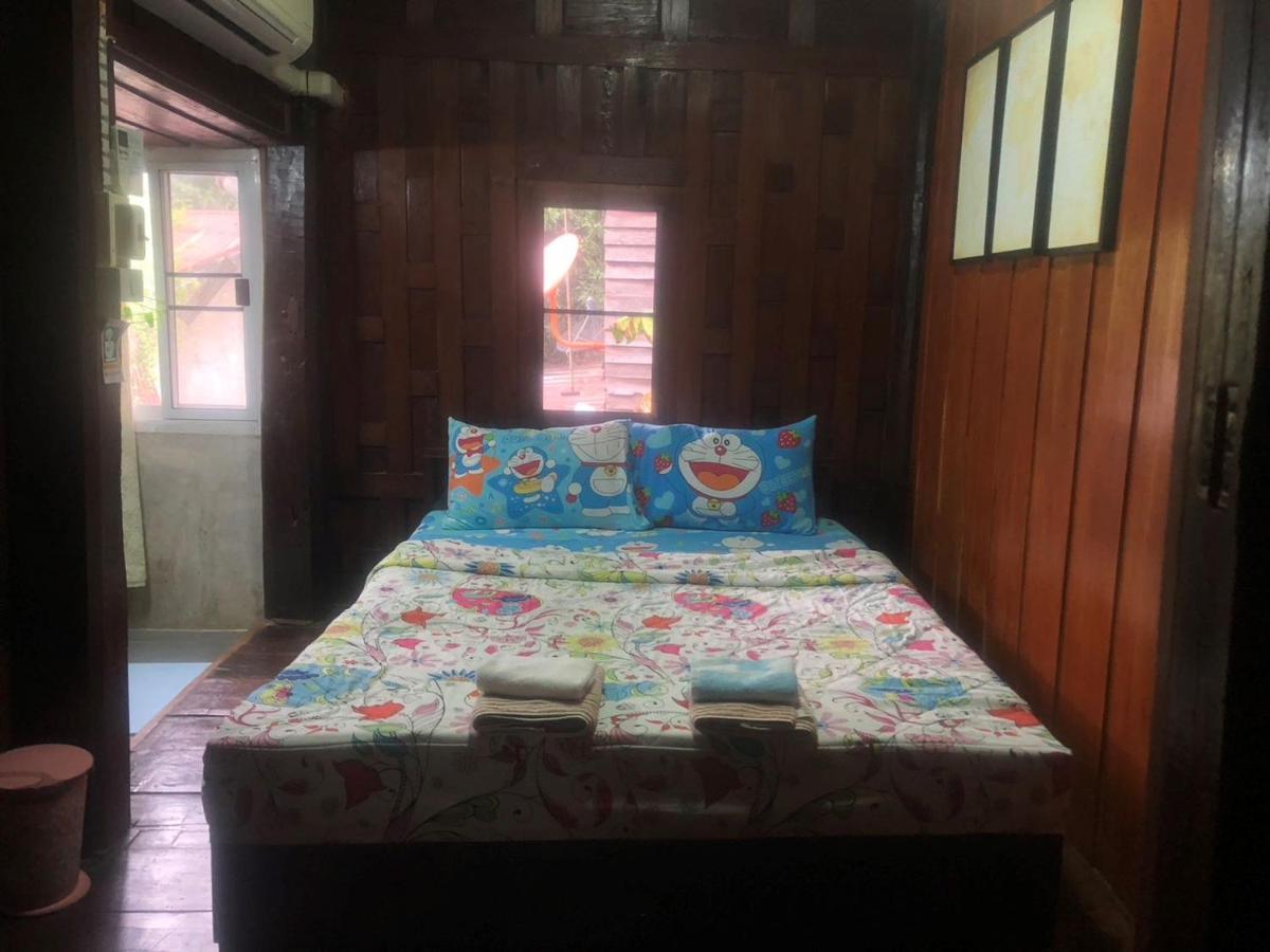 Solarcell Walking Street Homestay - โซล่าเซลล์ถนนคนเดินโฮมสเตย์ Ban Nong Nam Khan Exteriör bild