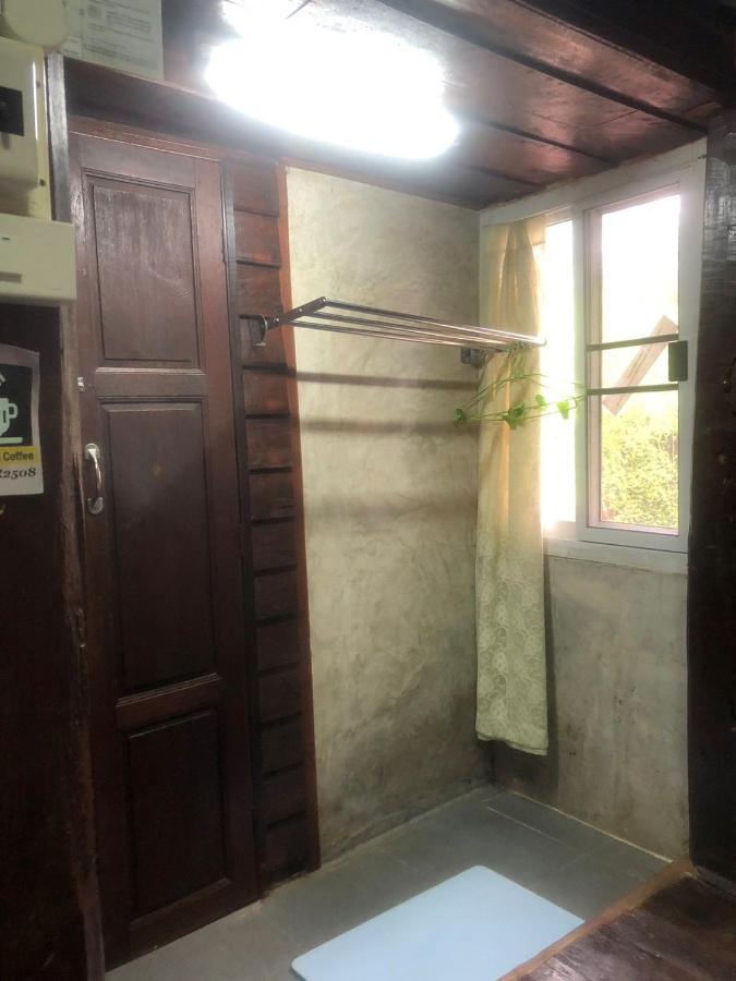 Solarcell Walking Street Homestay - โซล่าเซลล์ถนนคนเดินโฮมสเตย์ Ban Nong Nam Khan Exteriör bild
